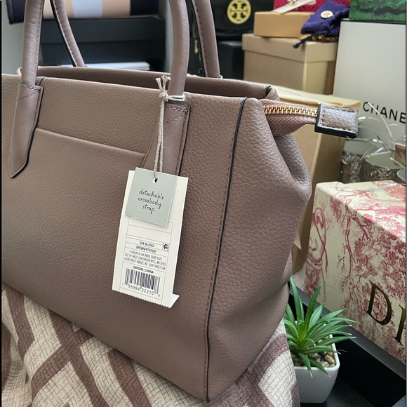 🎁GIFTED🎁🔥🔥DEAL🔥🔥✨Taupe Tote Bag Crossbody ✨NWT - Picture 5 of 12